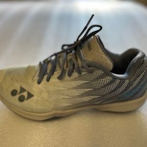 Yonex Aerus Z2 MX Men Badminton Shoes Size US 8 (Only ONE left foot shoe)